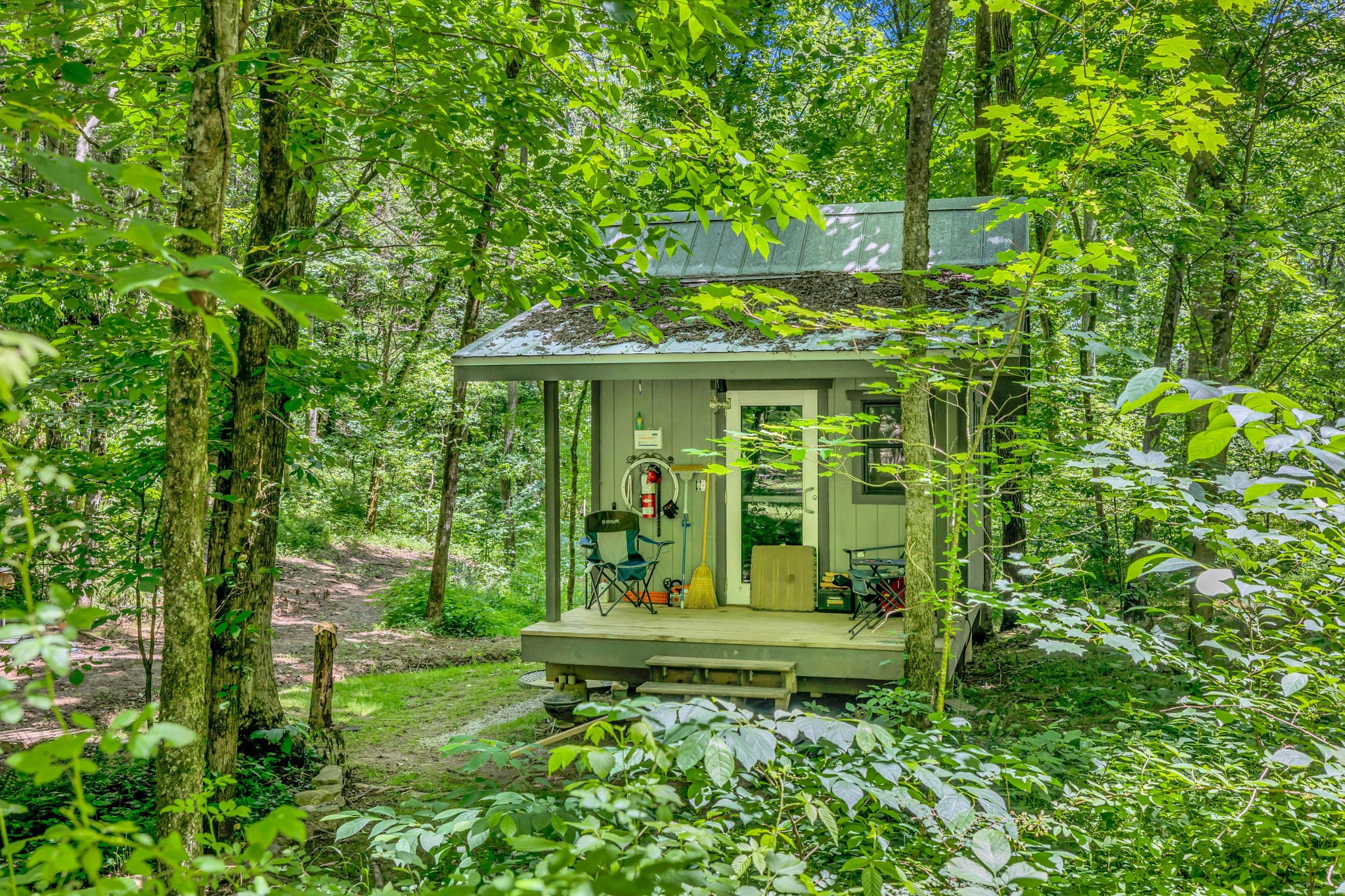 0 Lickton Pike Goodlettsville, TN 37072 - Photo 16 of 29 a front view of a house with a garden
