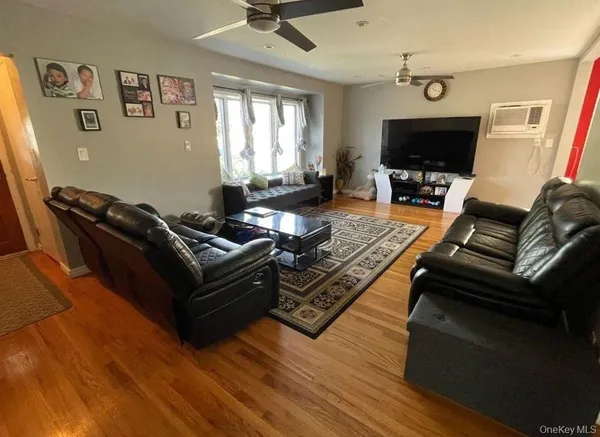 $5,000 | 54 Camden Place, New Hyde Park, NY 11040