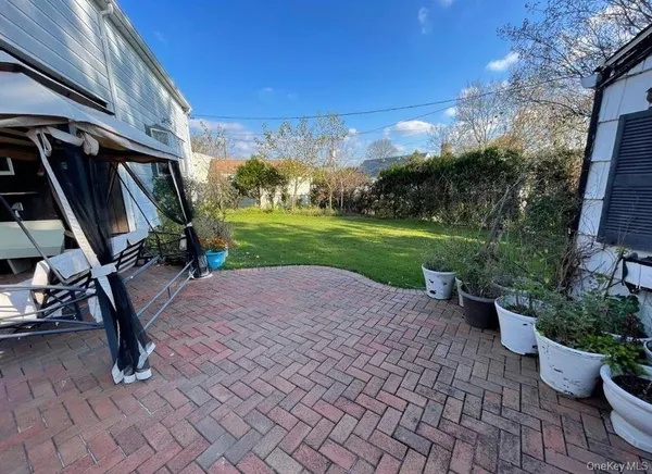 $5,000 | 54 Camden Place, New Hyde Park, NY 11040