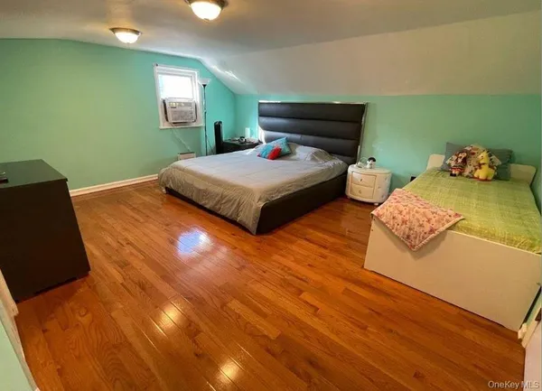 $5,000 | 54 Camden Place, New Hyde Park, NY 11040