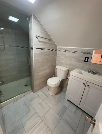 $4,900 | 54 Camden Place, New Hyde Park, NY 11040