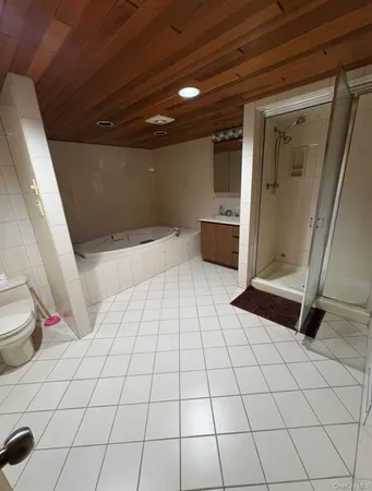$4,900 | 54 Camden Place, New Hyde Park, NY 11040