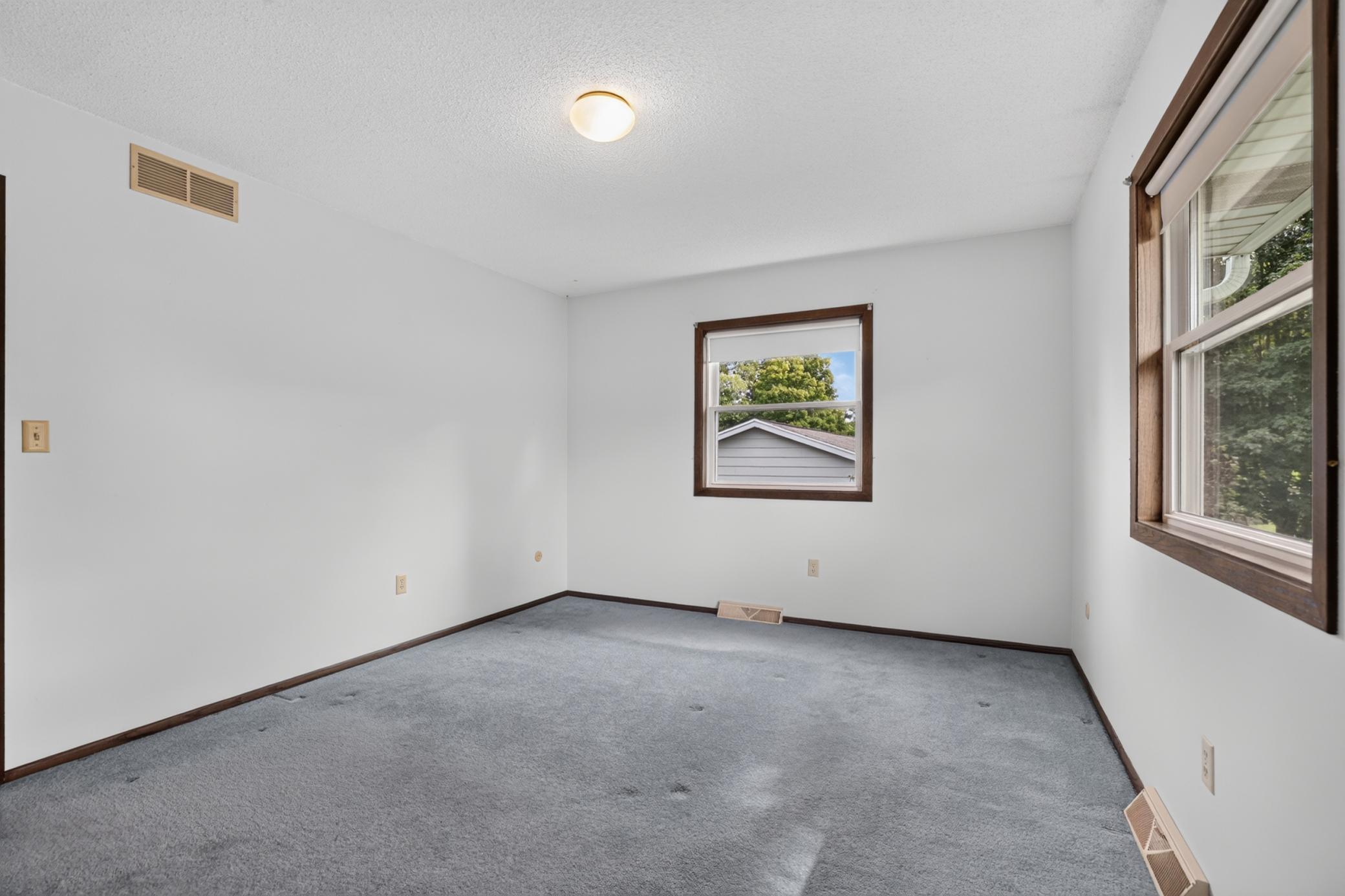 2332 4th Avenue Northwest Rochester, MN 55901 - Photo 55 of 56 Gallery Image 55