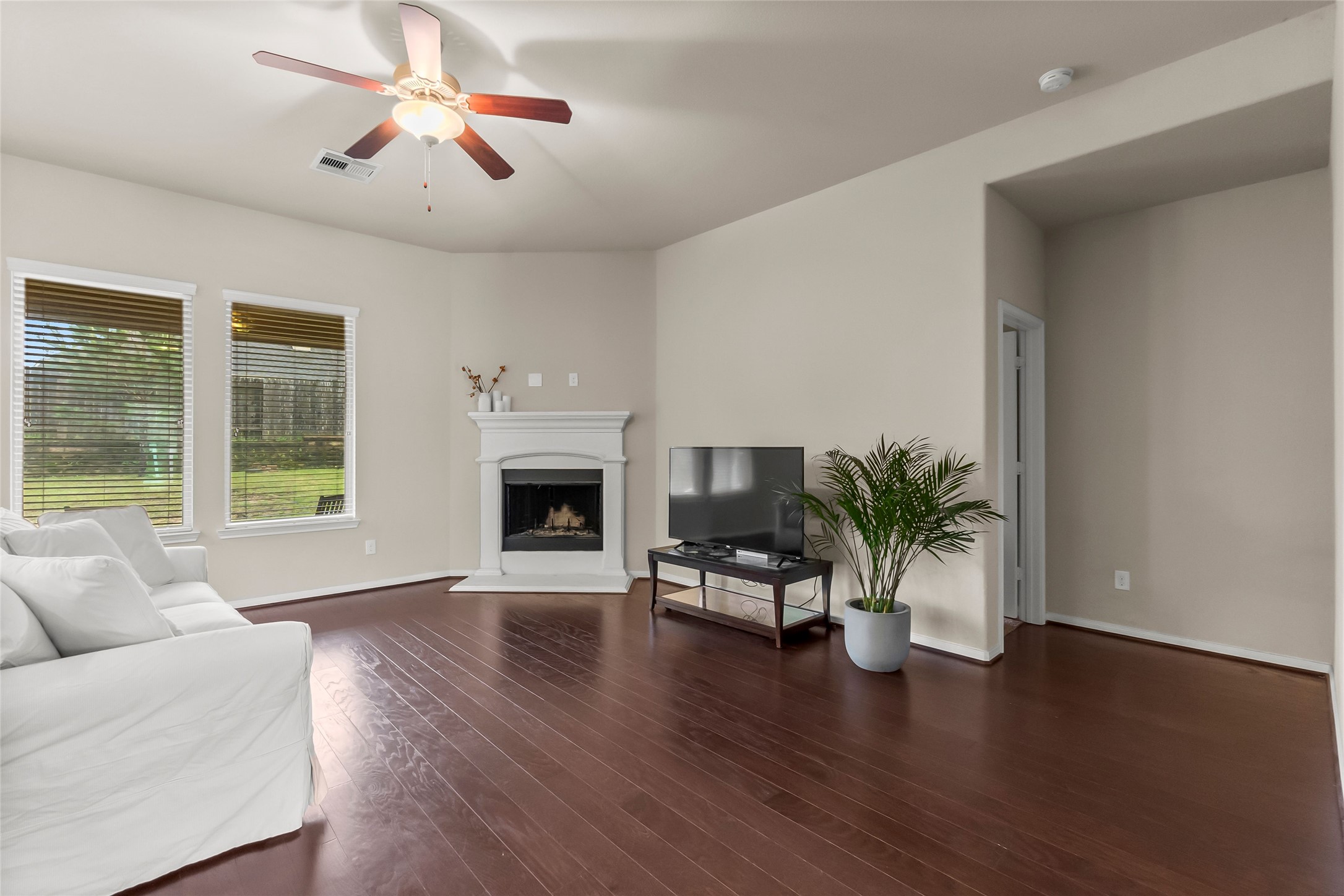 1506 Judson Oak Drive Conroe, TX 77384 - Photo 2 of 13