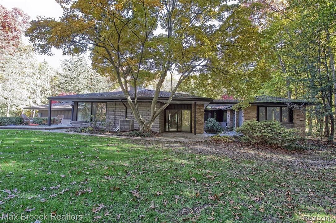 1301 Trowbridge Road Bloomfield Hills, MI 48304 - Photo 15 of 25 Rear.jpg