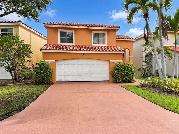 $4,300 | 1430 North Trafalgar Circle, Hollywood, FL 33020