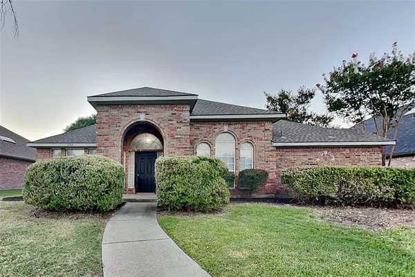 $2,775 | 6704 Catalpa Trail, Plano, TX 75023