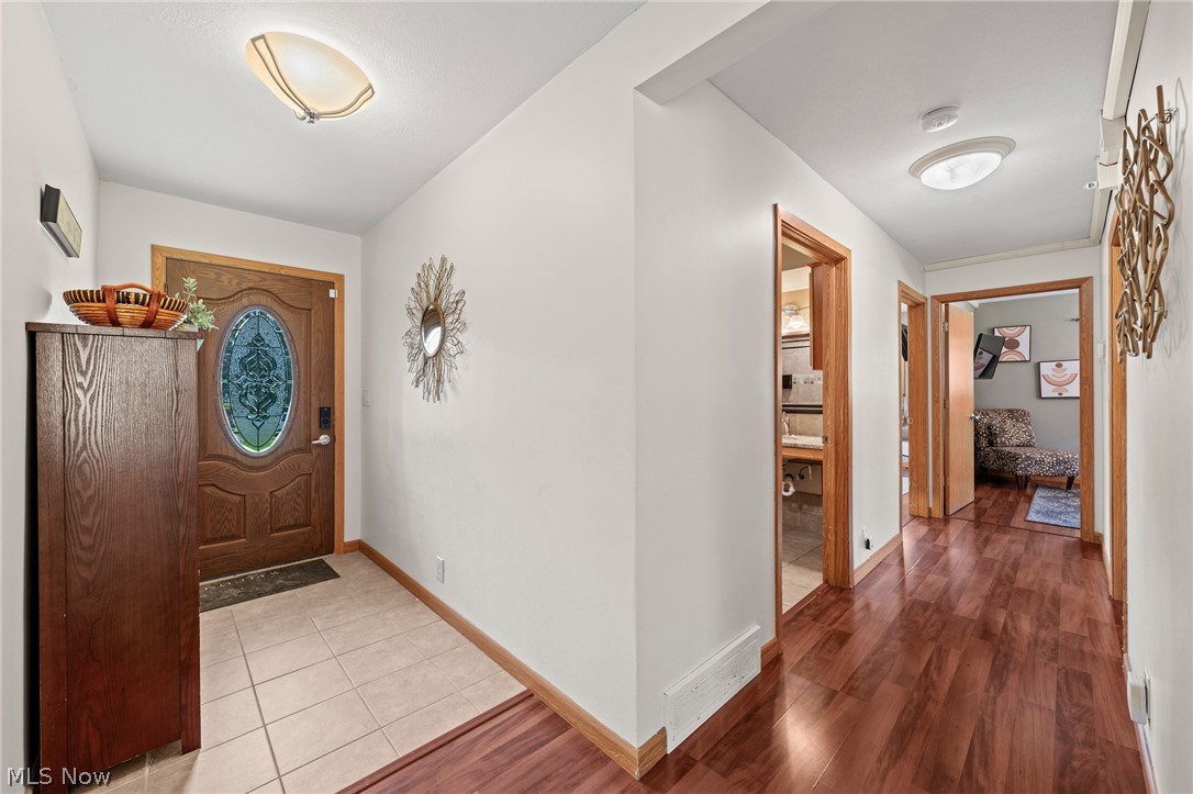 327 South Miller Road Akron, OH 44333 - Photo 4 of 48
