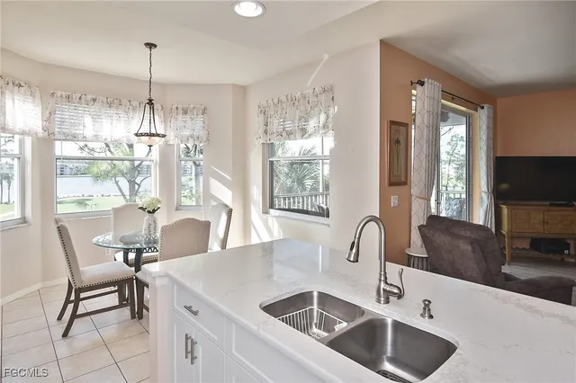 $319,900 | 8076 Queen Palm Lane, Unit 436, Fort Myers, FL 33966