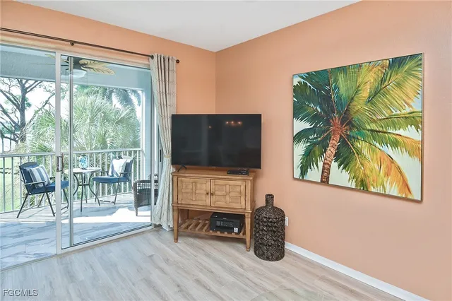 $319,900 | 8076 Queen Palm Lane, Unit 436, Fort Myers, FL 33966