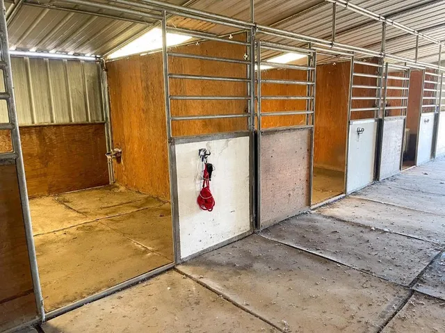 a view of entryway with a front door