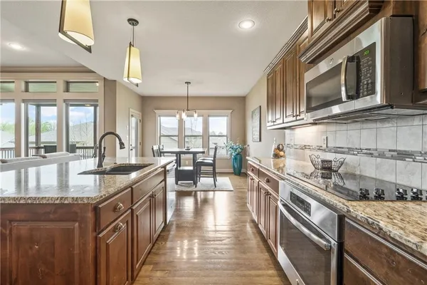 $539,000 | 1696 Northeast Parkwood Drive, Lee's Summit, MO 64064