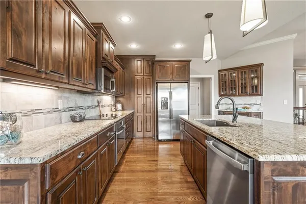 $539,000 | 1696 Northeast Parkwood Drive, Lee's Summit, MO 64064