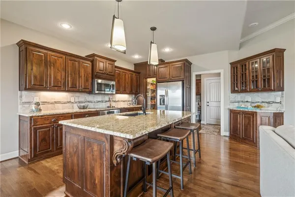 $539,000 | 1696 Northeast Parkwood Drive, Lee's Summit, MO 64064