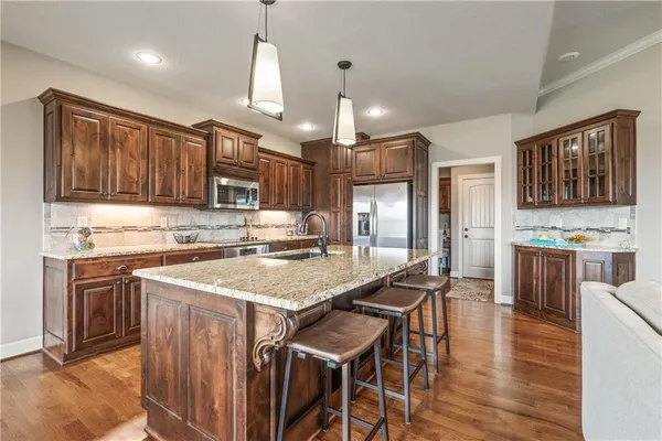 $539,000 | 1696 Northeast Parkwood Drive, Lee's Summit, MO 64064