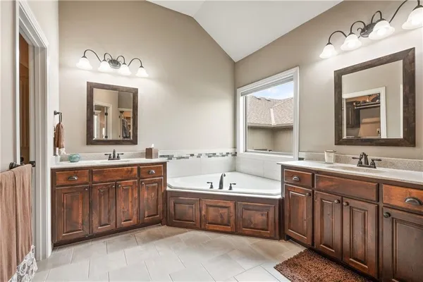 $539,000 | 1696 Northeast Parkwood Drive, Lee's Summit, MO 64064