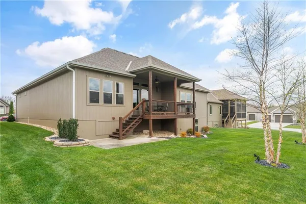 $539,000 | 1696 Northeast Parkwood Drive, Lee's Summit, MO 64064