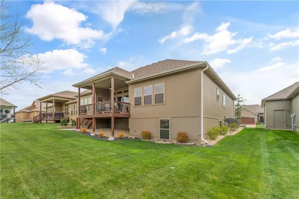 $539,000 | 1696 Northeast Parkwood Drive, Lee's Summit, MO 64064