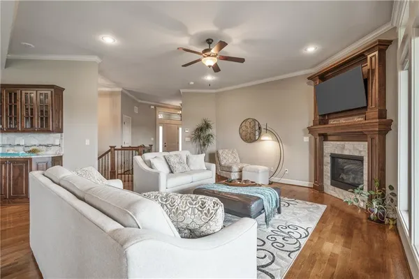 $539,000 | 1696 Northeast Parkwood Drive, Lee's Summit, MO 64064