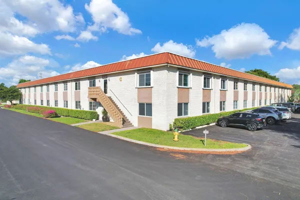 $1,800 | 9 Northeast 19th Court, Unit 111C, Wilton Manors, FL 33305