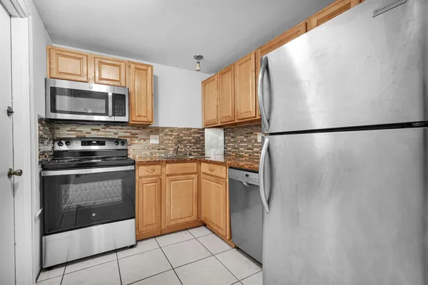 $1,800 | 9 Northeast 19th Court, Unit 111C, Wilton Manors, FL 33305