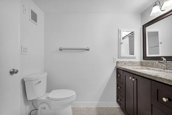 $1,800 | 9 Northeast 19th Court, Unit 111C, Wilton Manors, FL 33305