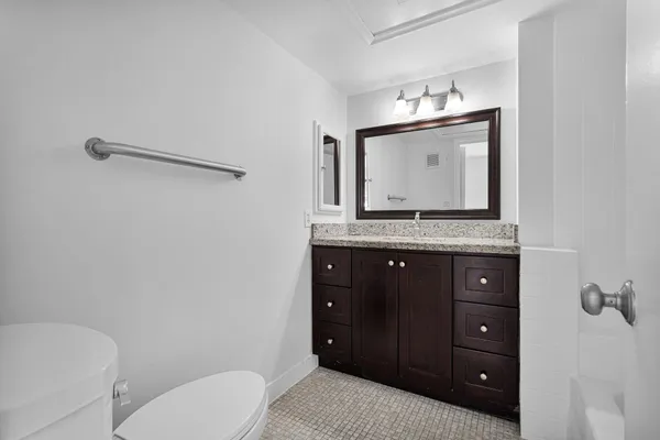 $1,800 | 9 Northeast 19th Court, Unit 111C, Wilton Manors, FL 33305