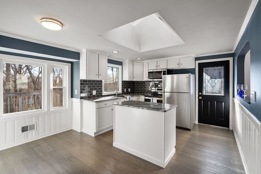 87 Hilldale Road Ashland, MA 01721 - Photo 4 of 19