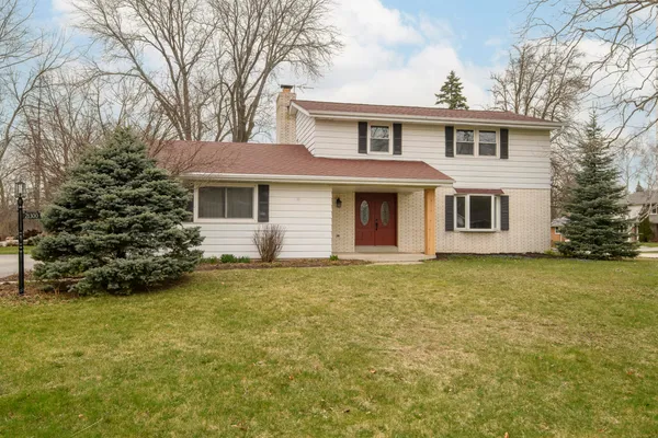 $599,900 | 21300 Astolat Drive, Brookfield, WI 53045