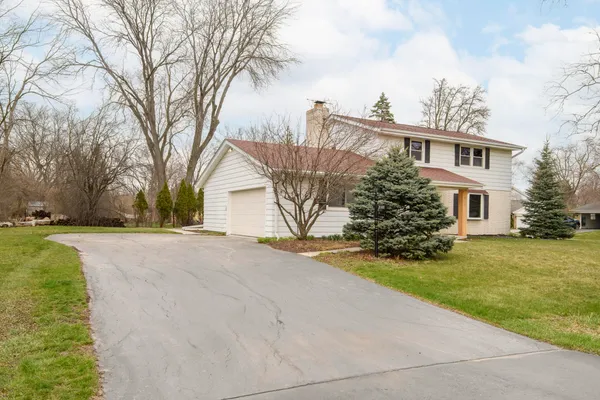 $599,900 | 21300 Astolat Drive, Brookfield, WI 53045
