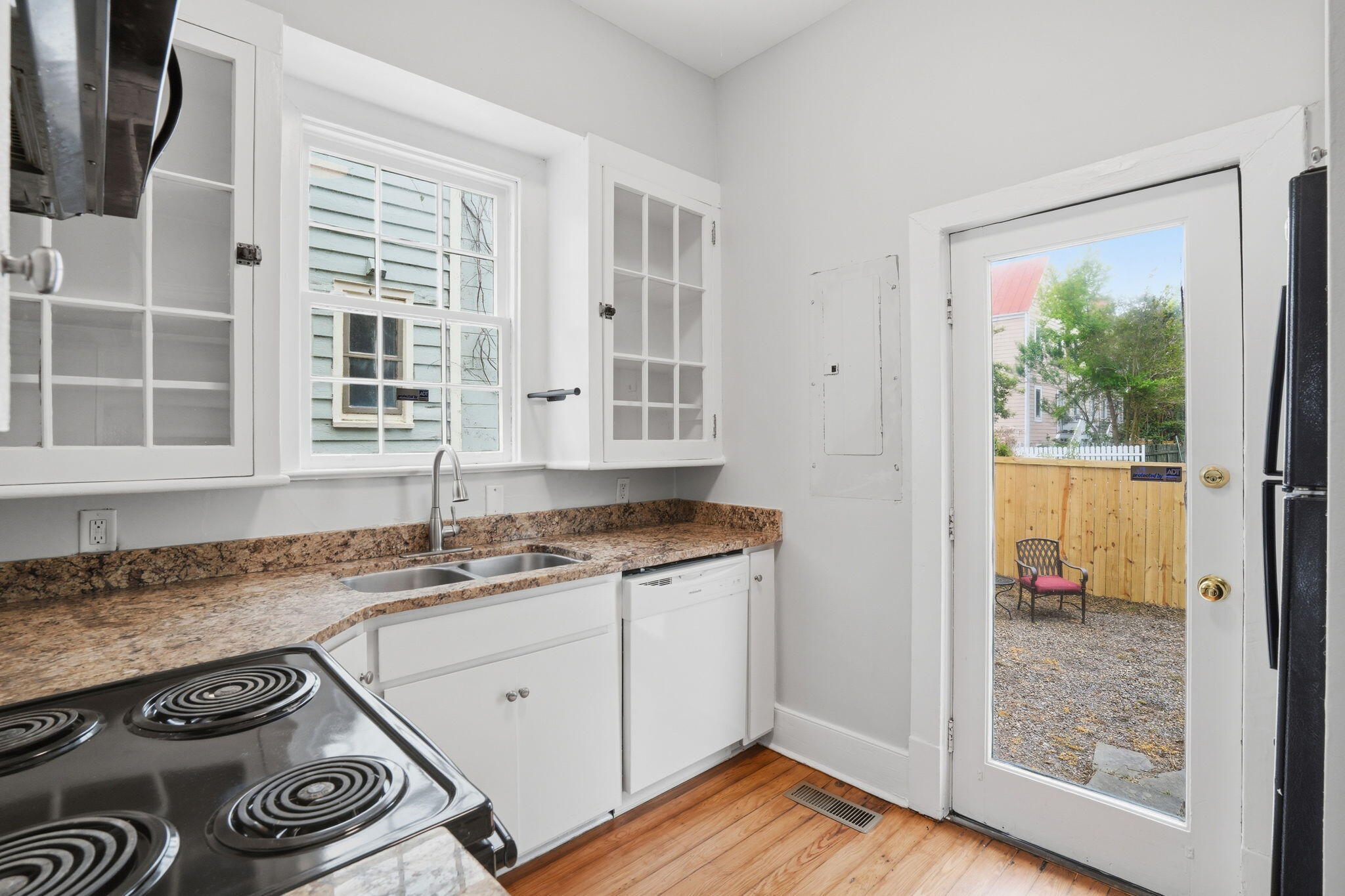 97 Smith Street Charleston, SC 29401 - Photo 14 of 33 16-web-or-mls-013_DSC06886