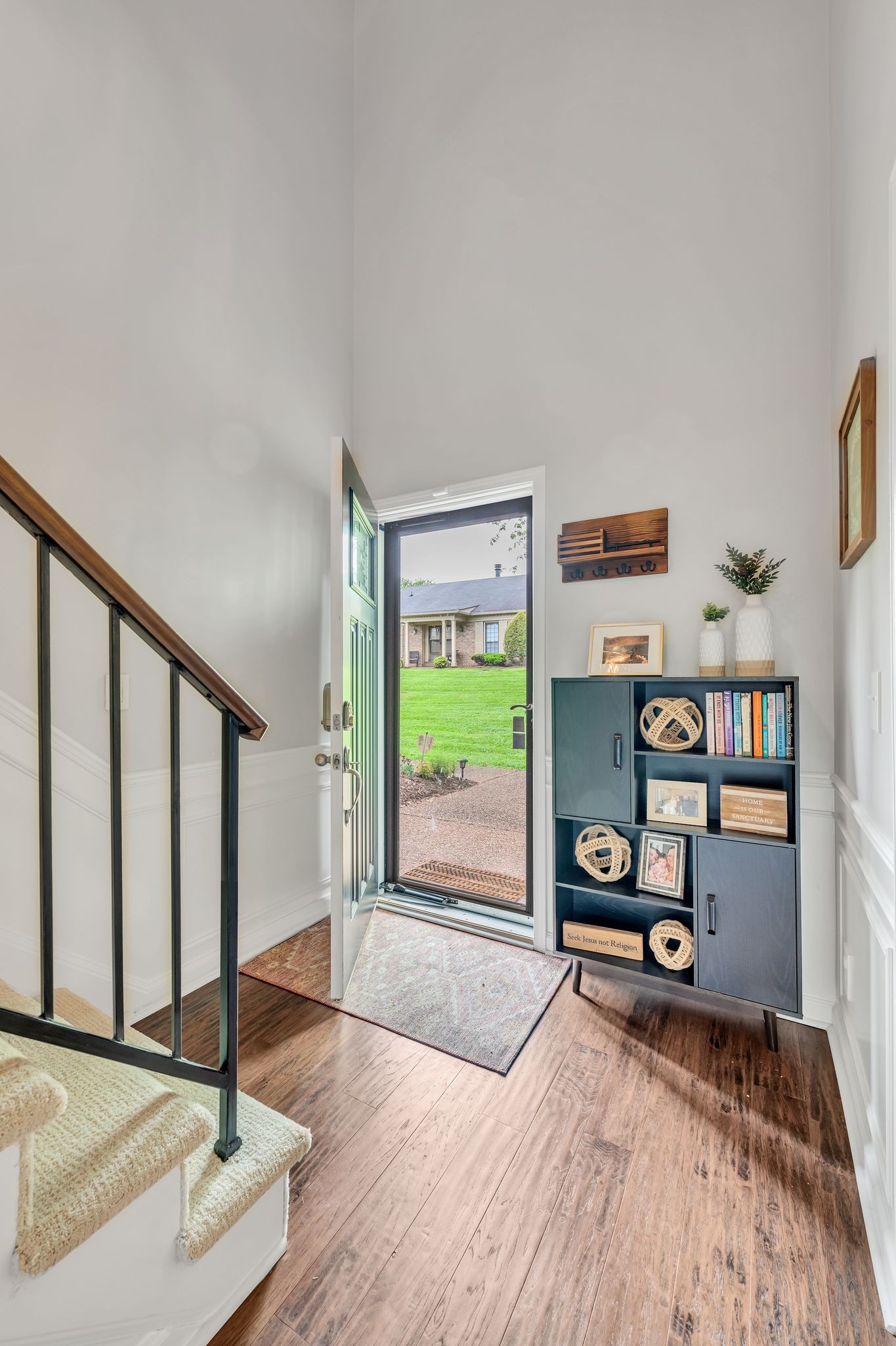 940 General George Patton Road Nashville, TN 37221 - Photo 7 of 35 a view of a livingroom with wooden floor and a window
