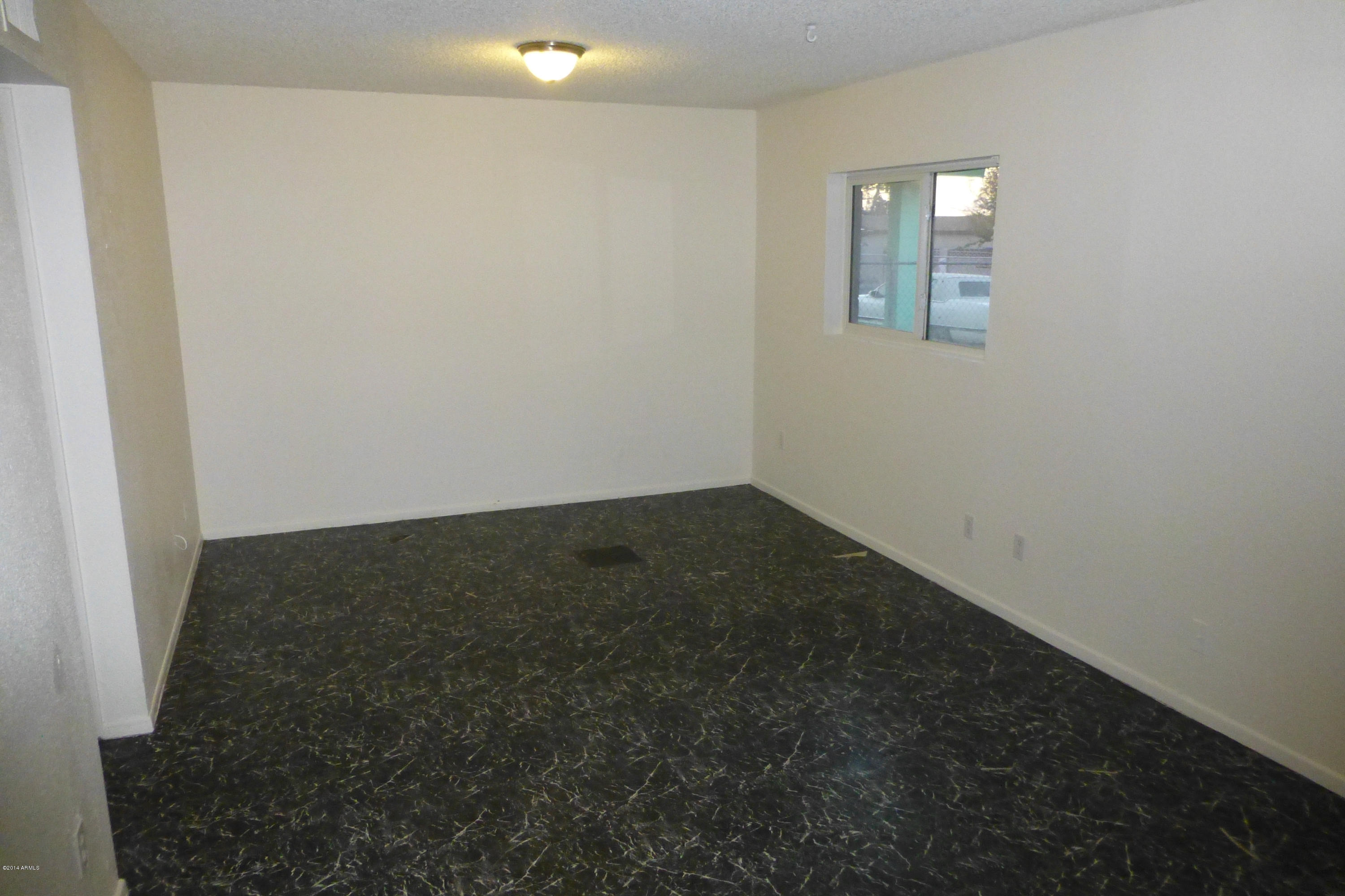 1642 West Darrel Road Phoenix, AZ 85041 - Photo 14 of 20 1642 W Darrel 10