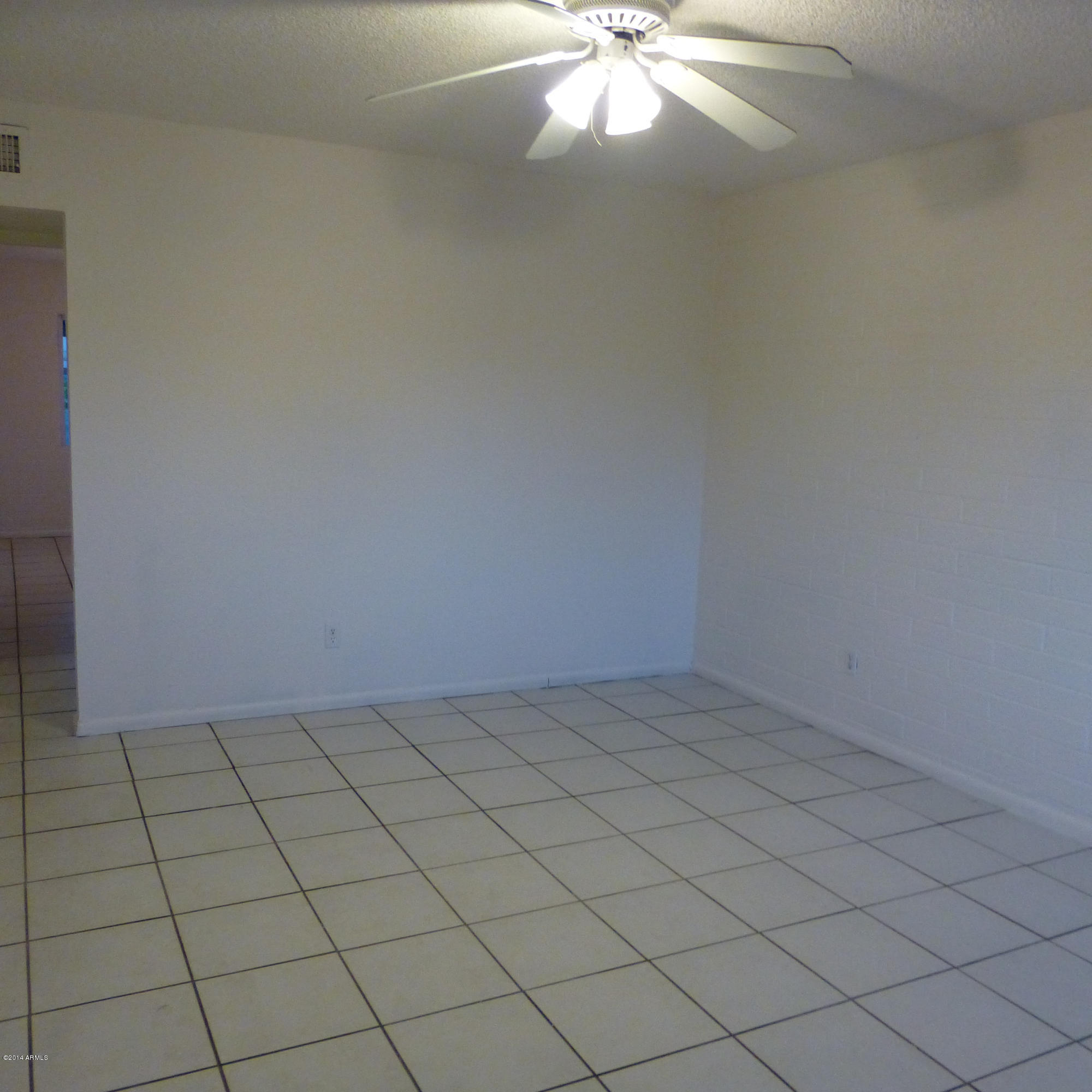 1642 West Darrel Road Phoenix, AZ 85041 - Photo 8 of 20 1642 W Darrel 04