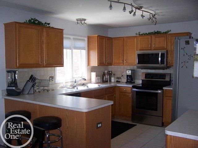 49248 Monte Road New Baltimore, MI 48047 - Photo 21 of 54 31360643-20.JPG