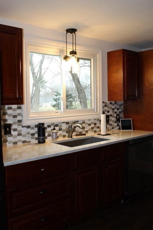 49 Old North Road Hudson, MA 01749 - Photo 4 of 28 Gallery Image 4