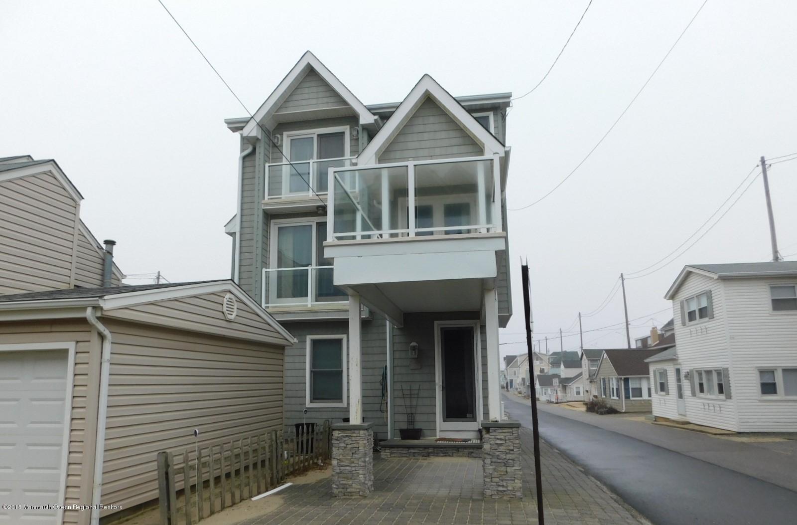 53 Surf Way Lavallette, NJ 08735 - Photo 1 of 10 DSCN0911