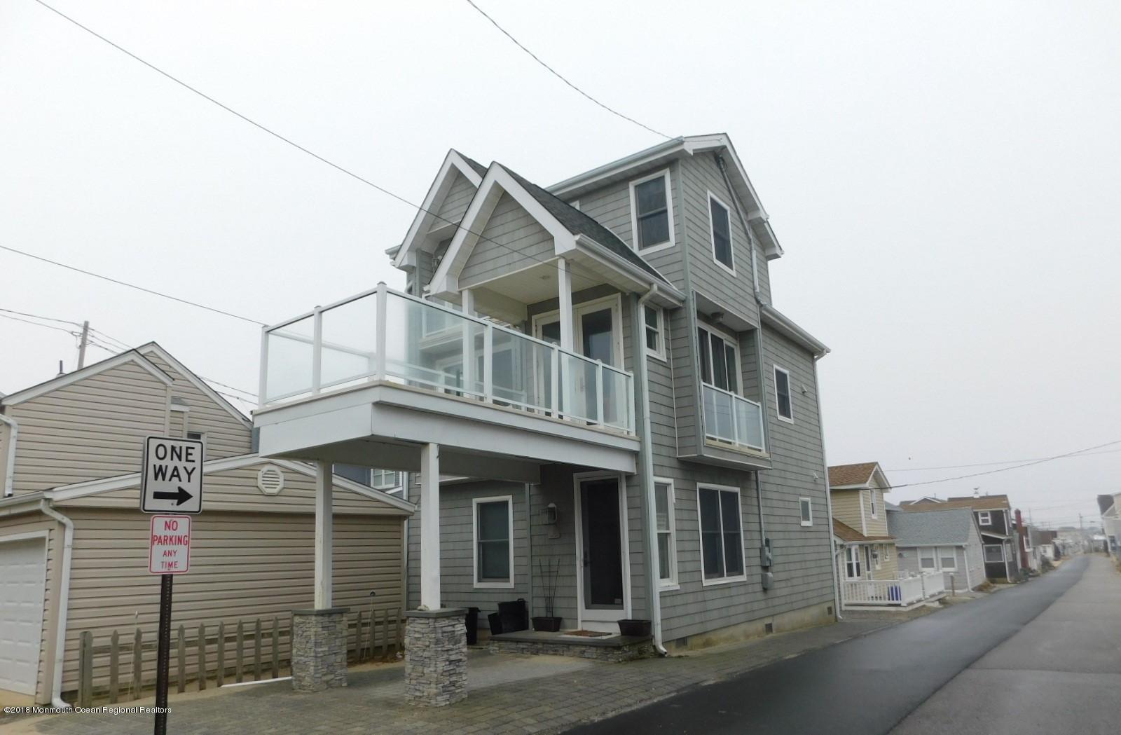 53 Surf Way Lavallette, NJ 08735 - Photo 2 of 10 DSCN0912