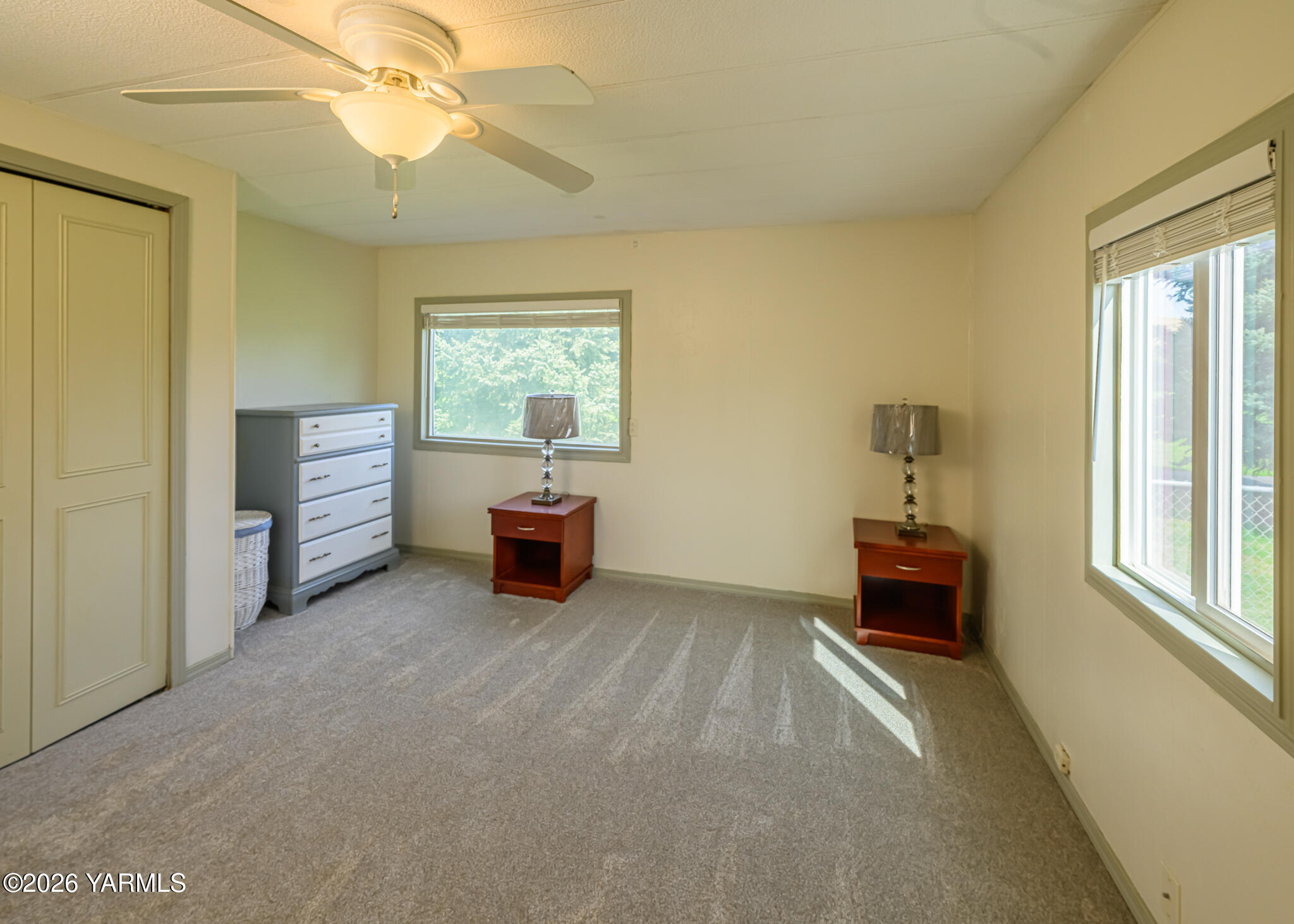 3601 Castlevale Road, Unit 31 Yakima, WA 98902 - Photo 8 of 14 06 primary bedroom