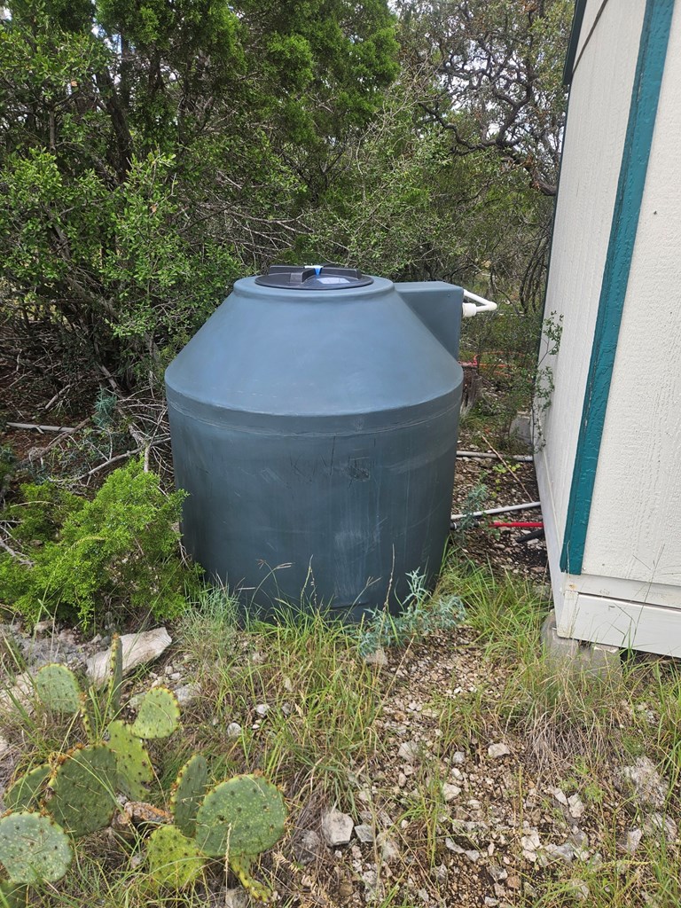 1862 Sd 31846 Rocksprings, TX 78880 - Photo 24 of 32 a view of a backyard