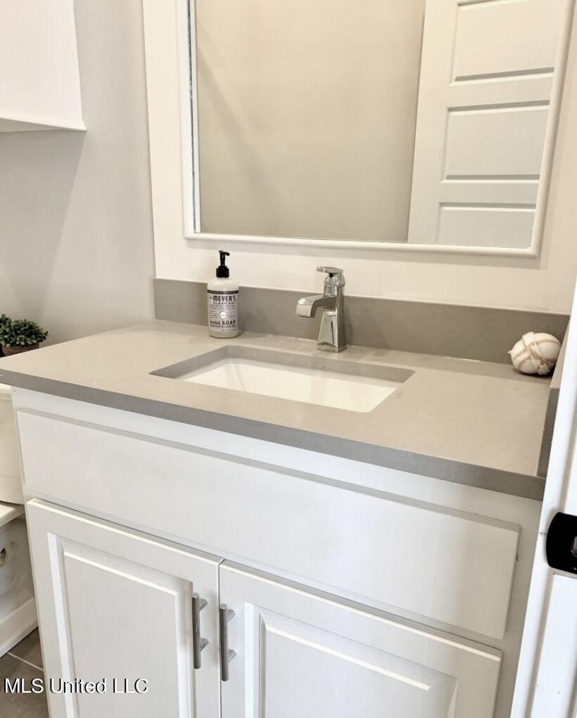 102 First Colony Boulevard Madison, MS 39110 - Photo 51 of 68 Upstairs Bath Vanity