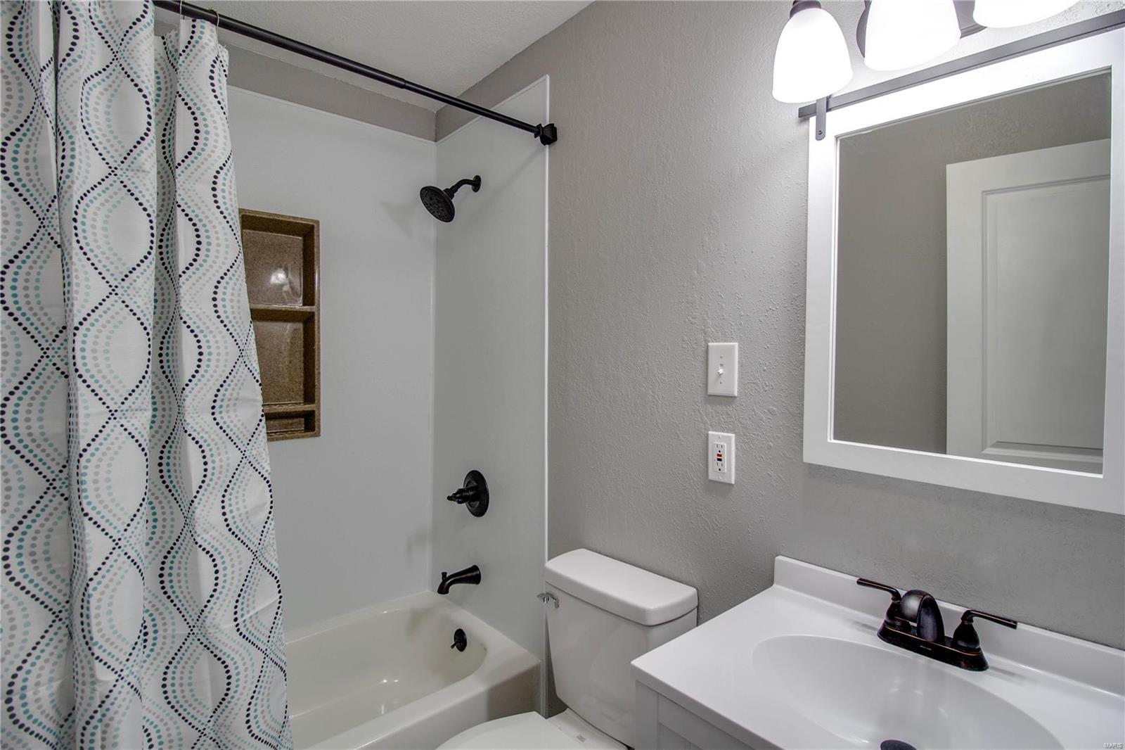 236 Virginia Street Brighton, IL 62012 - Photo 14 of 32 Gallery Image 14