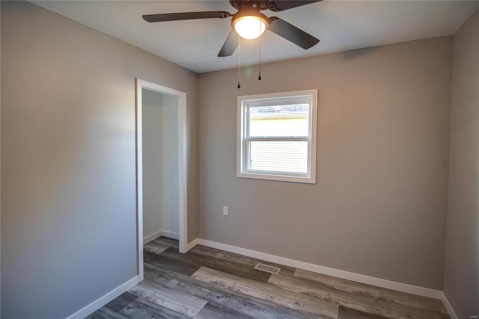 236 Virginia Street Brighton, IL 62012 - Photo 16 of 32 Gallery Image 16