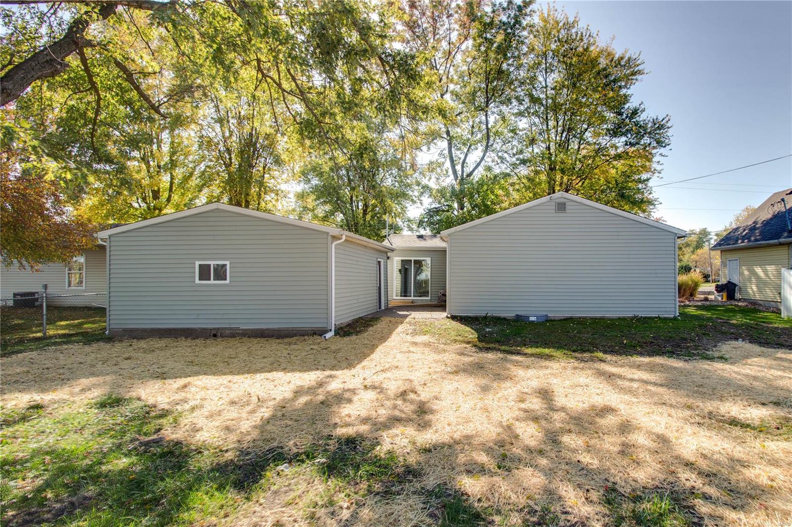 236 Virginia Street Brighton, IL 62012 - Photo 29 of 32 Gallery Image 29