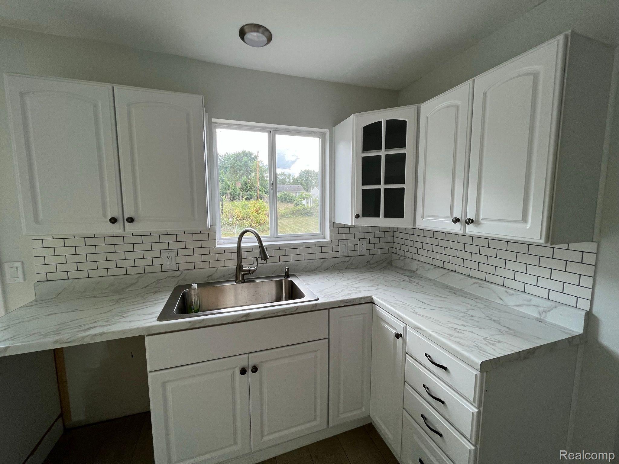 2830 East Pierson Road Flint, MI 48506 - Photo 8 of 26 Gallery Image 8