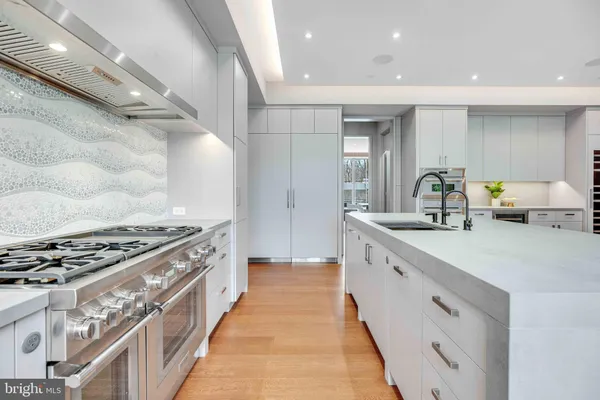 $5,750,000 | 7029 Longwood Drive, Bethesda, MD 20817