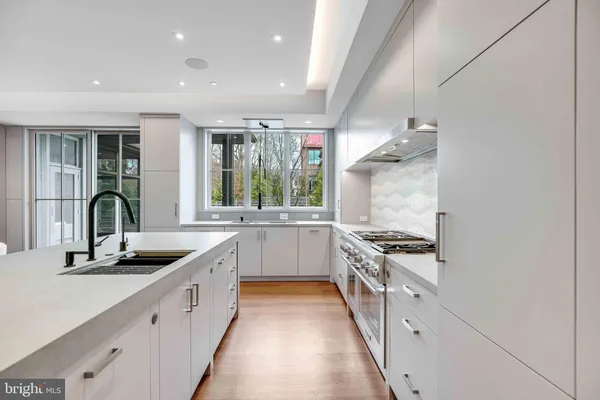 $5,750,000 | 7029 Longwood Drive, Bethesda, MD 20817