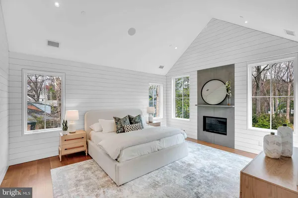 $5,750,000 | 7029 Longwood Drive, Bethesda, MD 20817