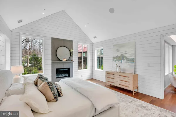 $5,750,000 | 7029 Longwood Drive, Bethesda, MD 20817