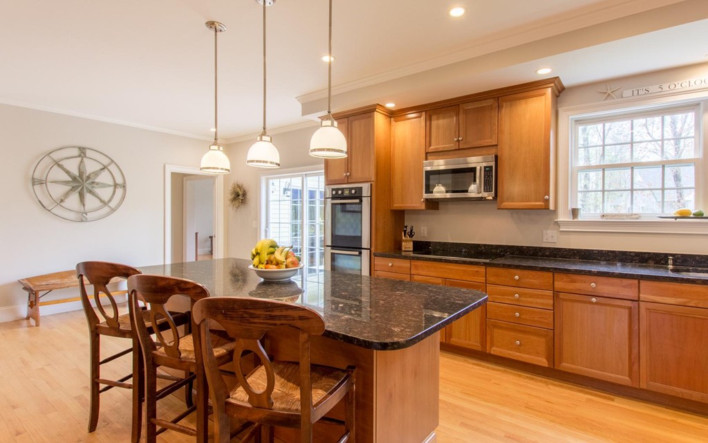 27 Lawson Road Scituate, MA 02066 - Photo 8 of 28 Gallery Image 8